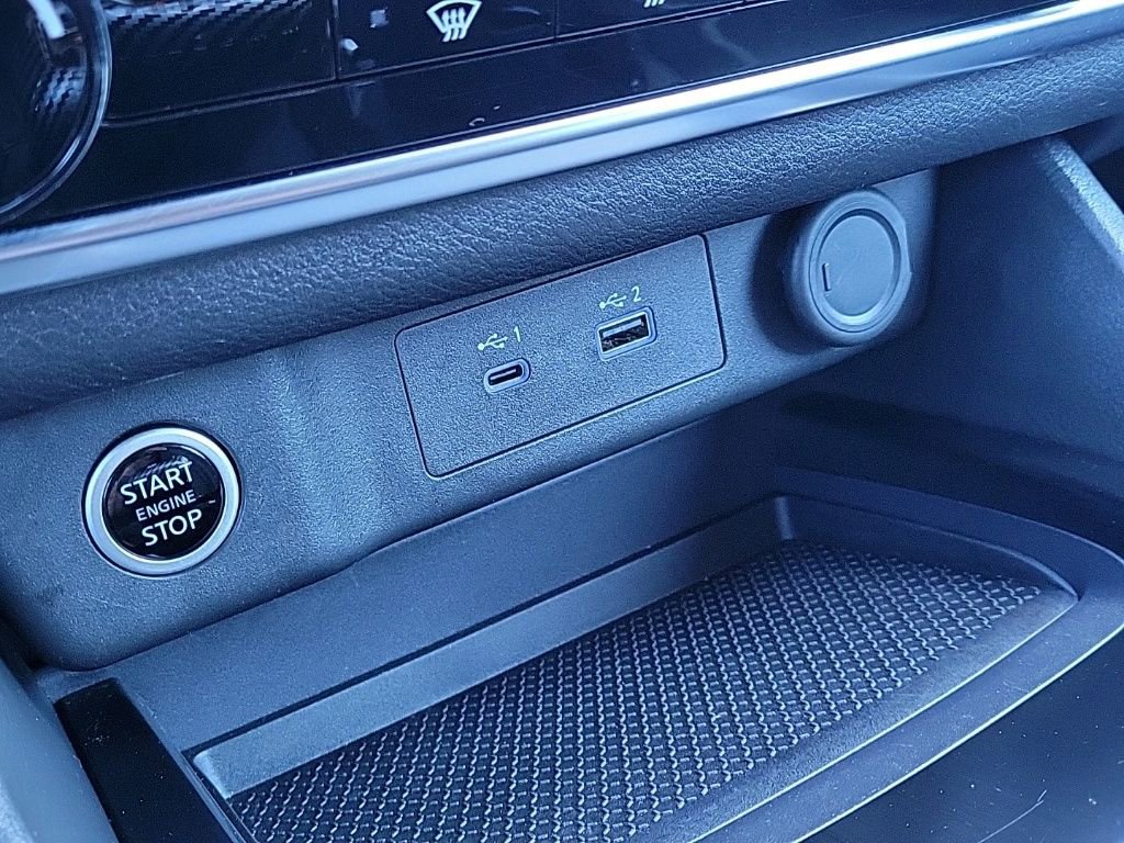 Used 2023 Nissan Rogue S image 23