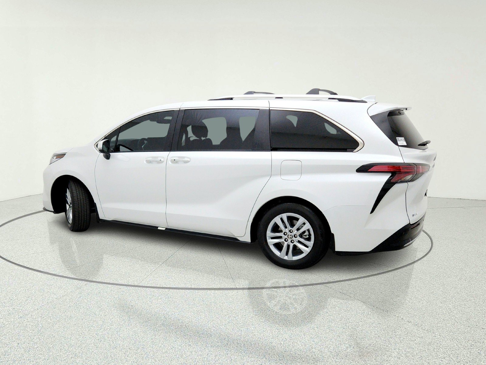 Used 2025 Toyota Sienna Limited FWD image 13