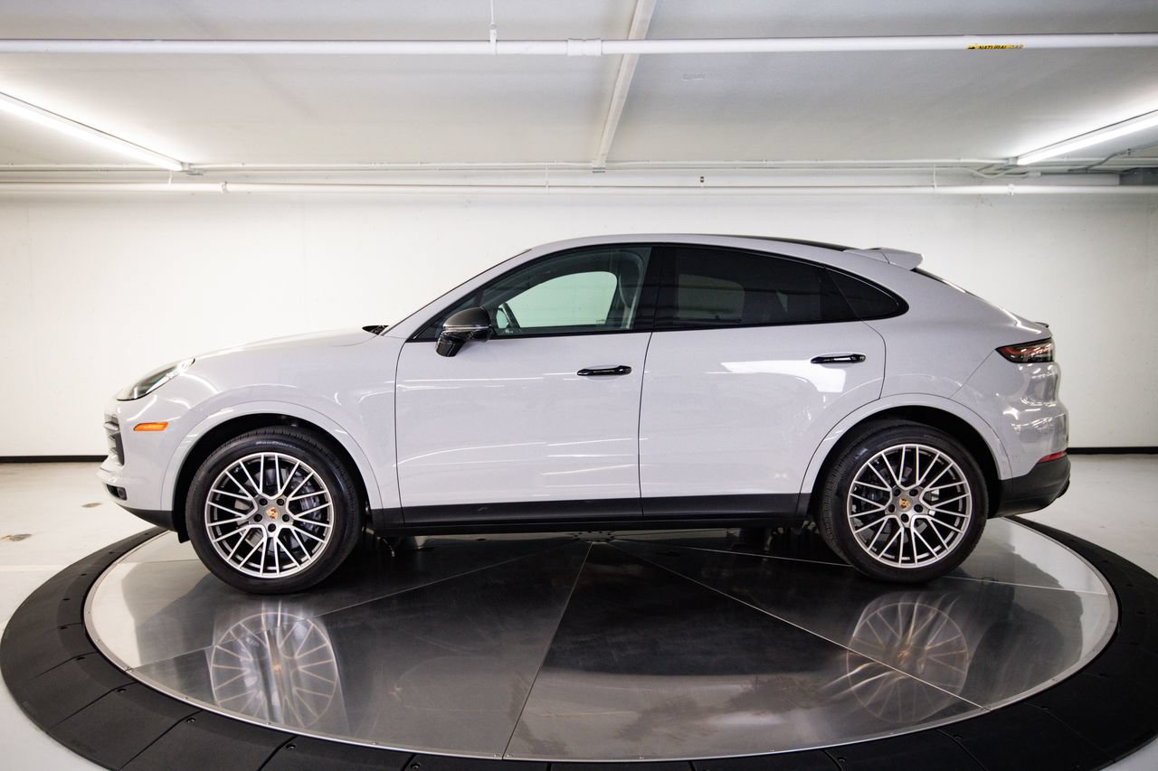 Certified 2023 Porsche Cayenne Platinum Edition AWD/4WD image 2