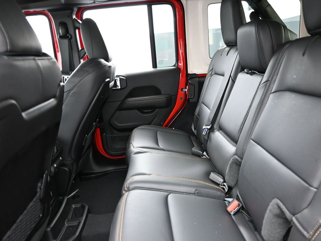 New 2025 Jeep Wrangler Unlimited Sahara AWD/4WD image 14