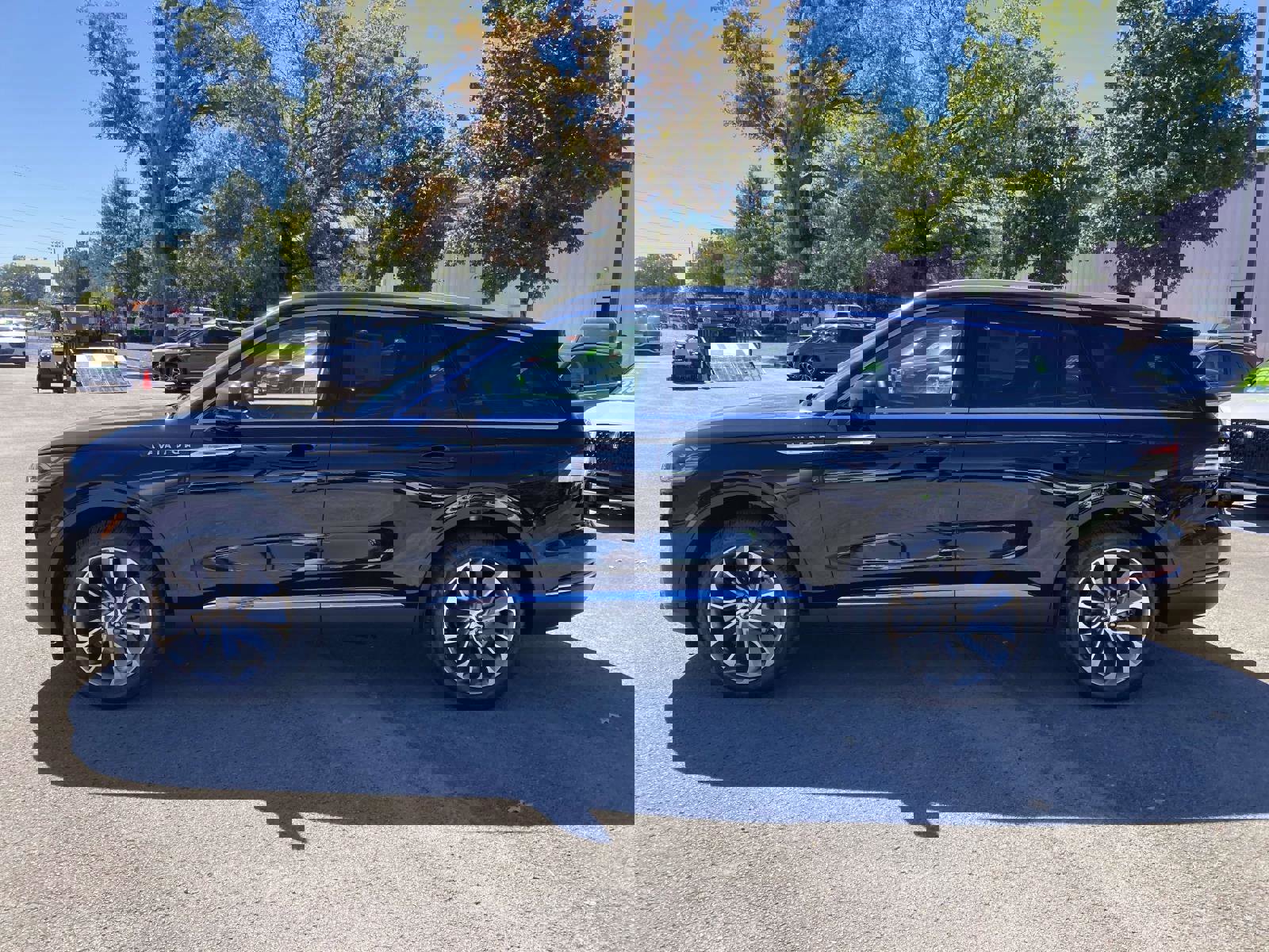 New 2025 Lincoln Aviator AWD w/ Equipment Group 101A image 8