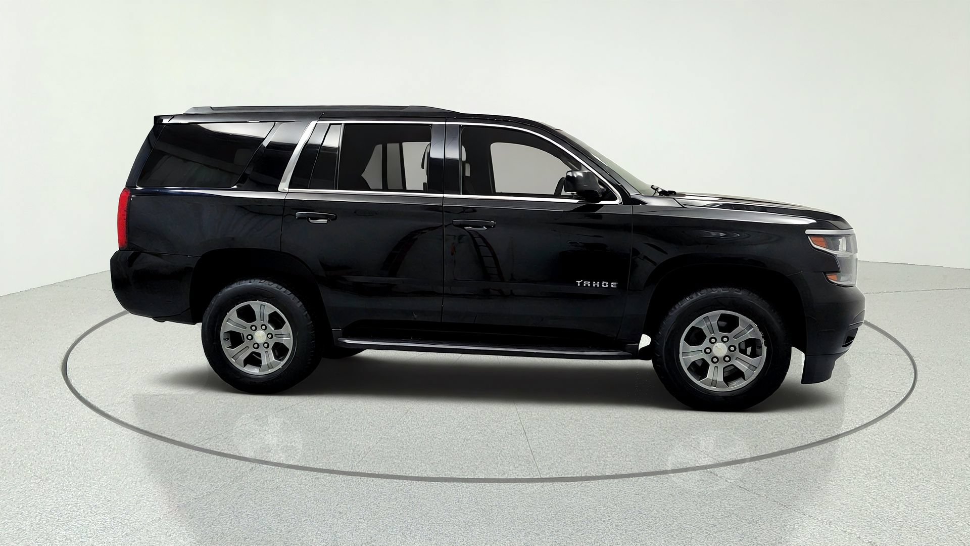Used 2019 Chevrolet Tahoe LS AWD/4WD image 6