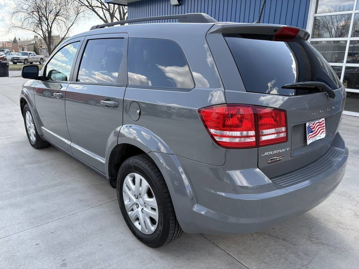 Used 2020 Dodge Journey SE image 8