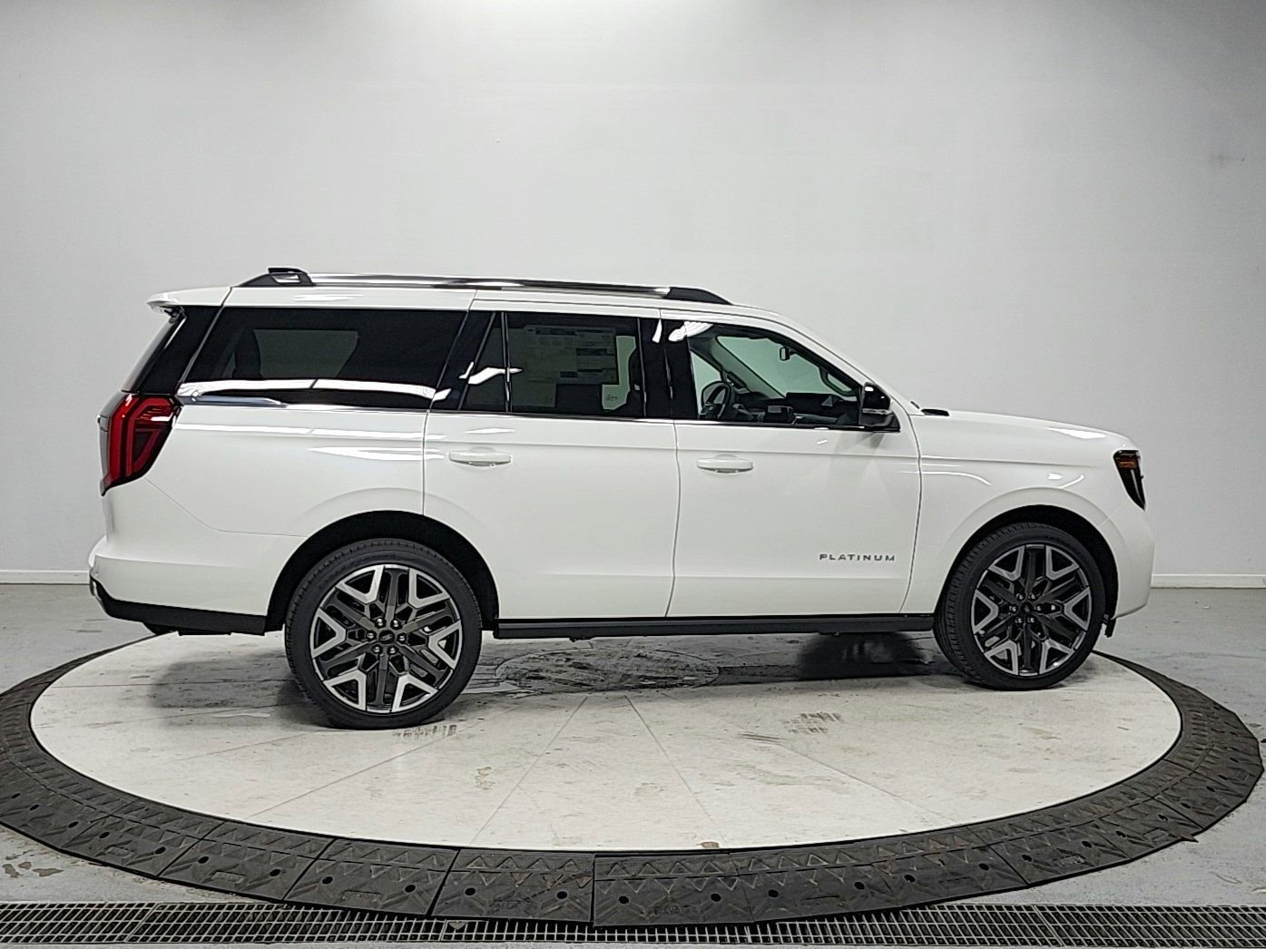 New 2026 Ford Expedition Platinum image 8