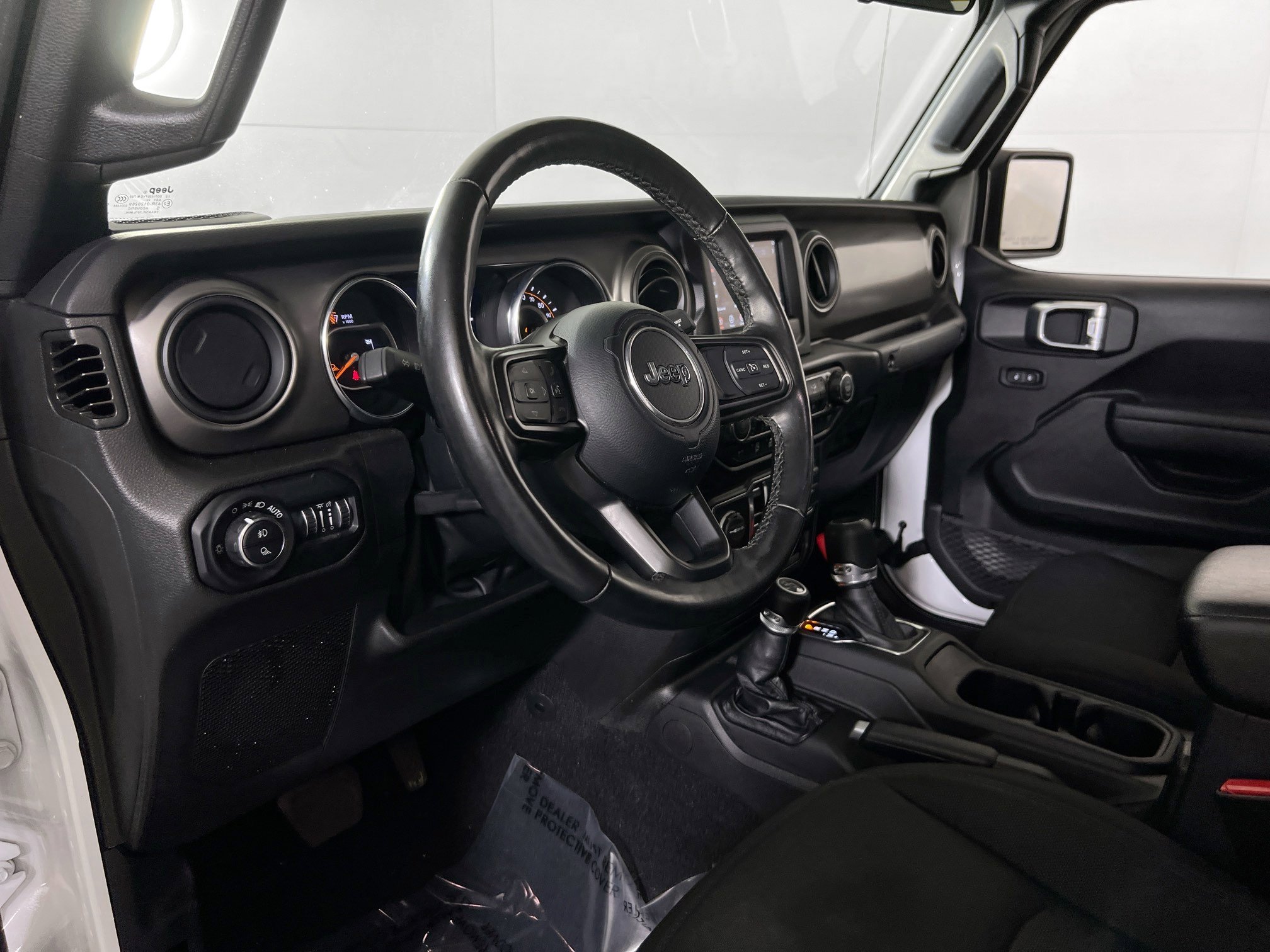 Used 2022 Jeep Gladiator Willys image 9
