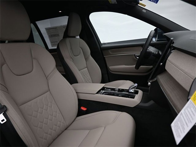 New 2026 Volvo XC90 B6 Plus w/ Protection Package Premier image 36