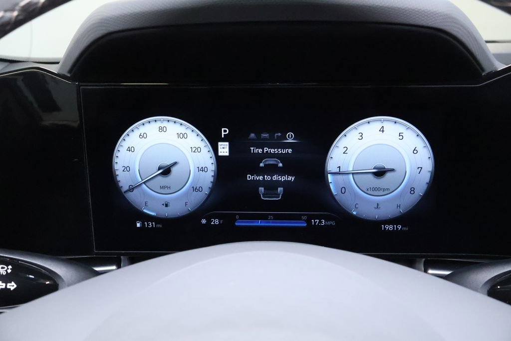 Used 2025 Hyundai Elantra SEL image 18