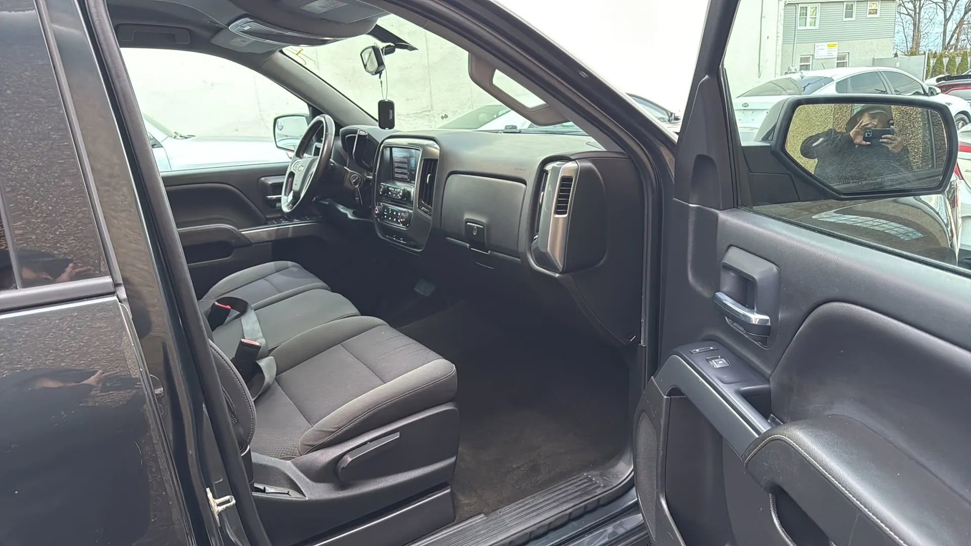 Used 2018 Chevrolet Silverado 1500 LT image 22