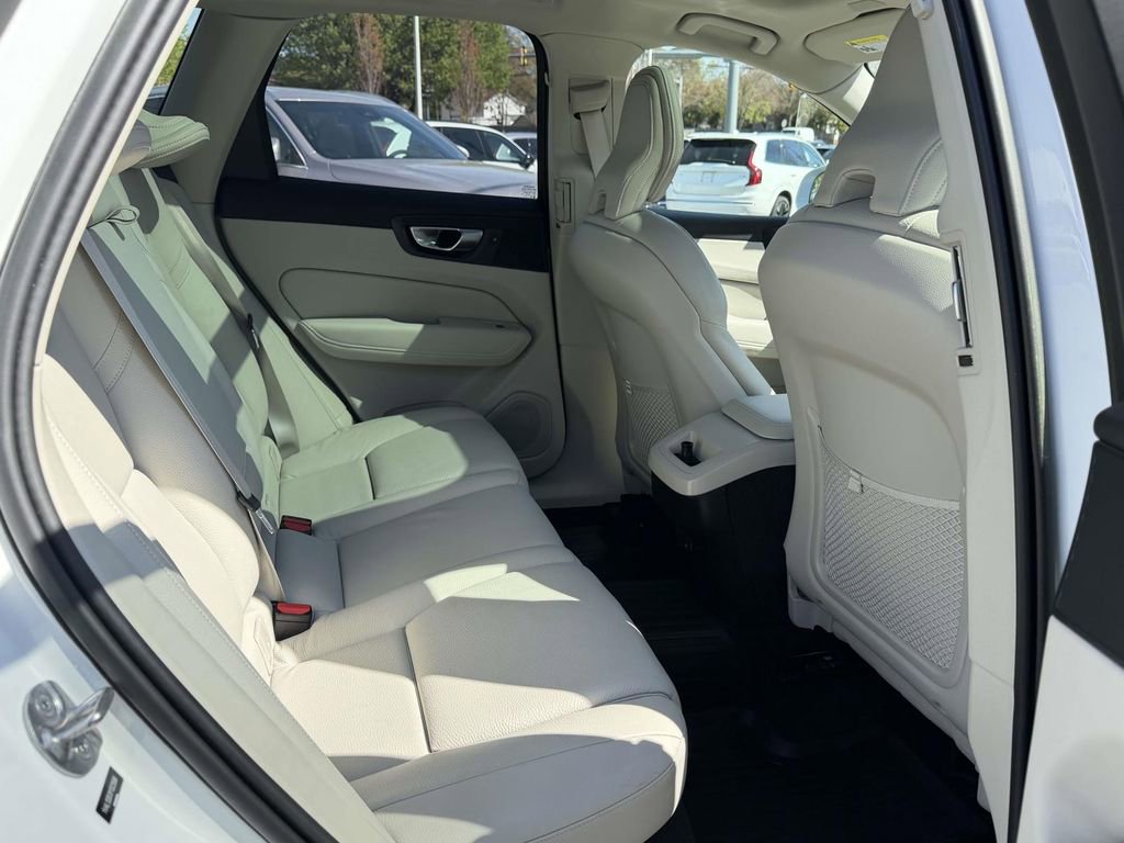 Used 2023 Volvo XC60 B5 Plus w/ Protection Package Premier image 13