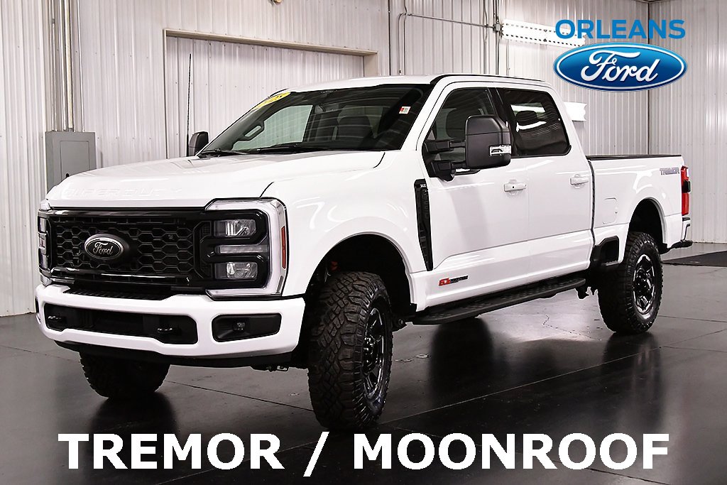 Used 2025 Ford F250 XLT w/ Black Appearance Package image 3