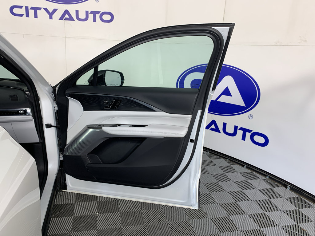 Used 2024 Cadillac Lyriq Luxury RWD image 41