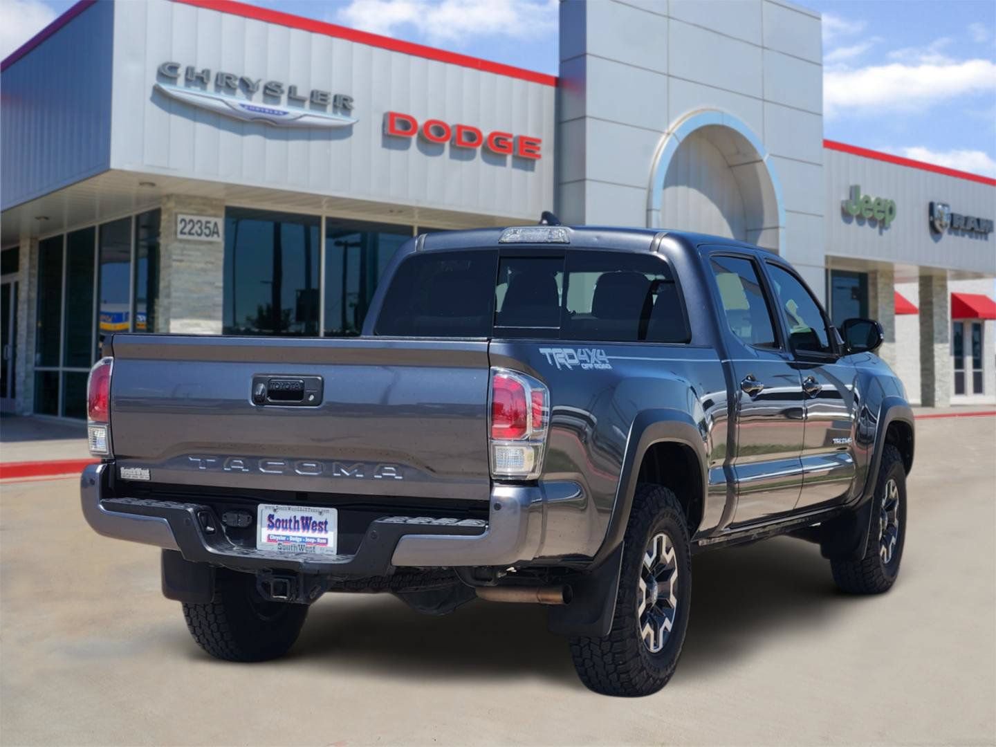 Used 2020 Toyota Tacoma TRD Off-Road w/ Technology Package AWD/4WD image 5