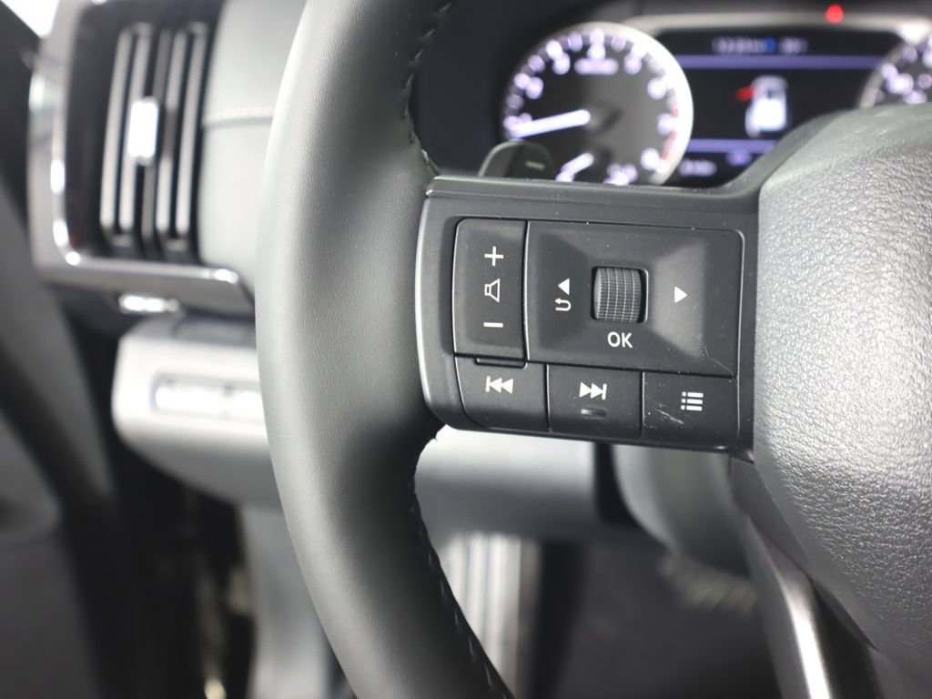 New 2026 Nissan Pathfinder SV image 17