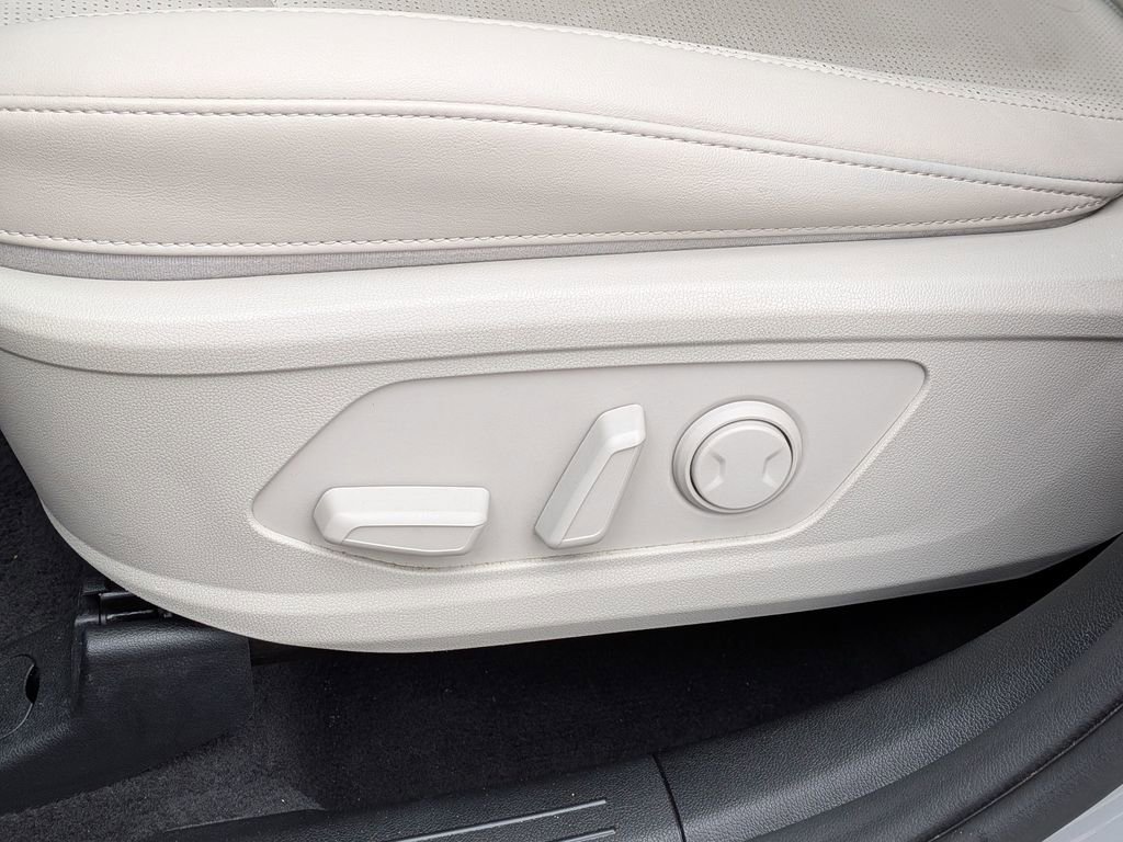 Used 2024 Kia Sorento SX image 16