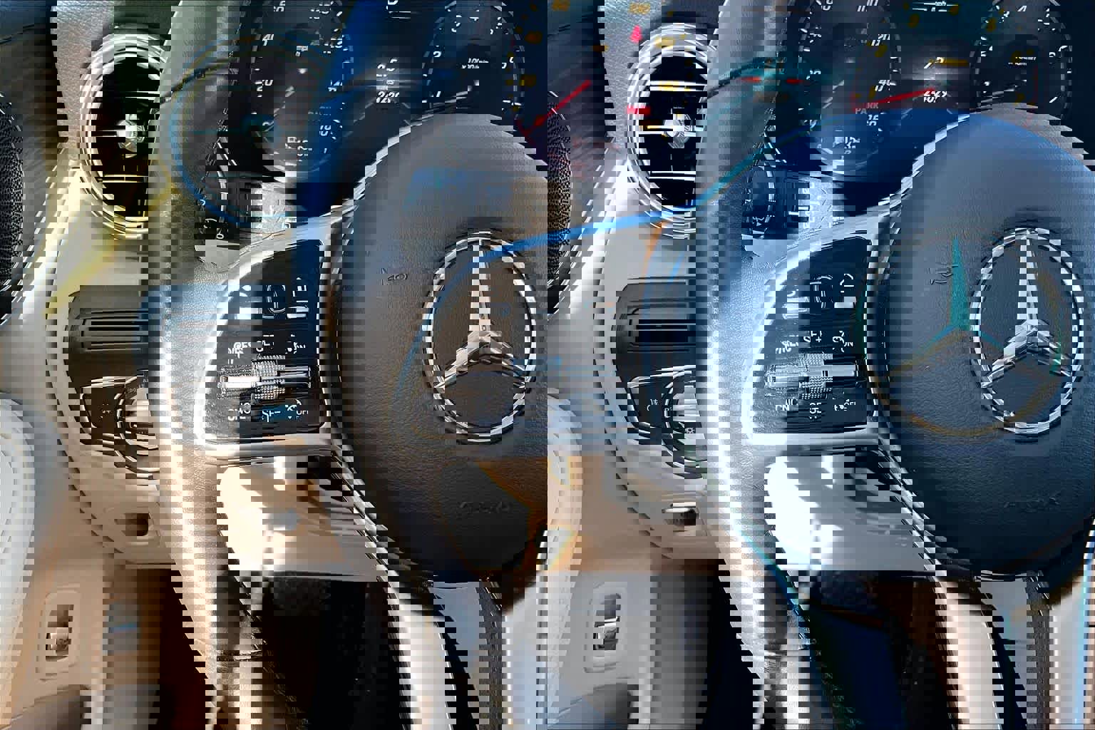 Used 2022 Mercedes-Benz GLC 300 4MATIC image 24