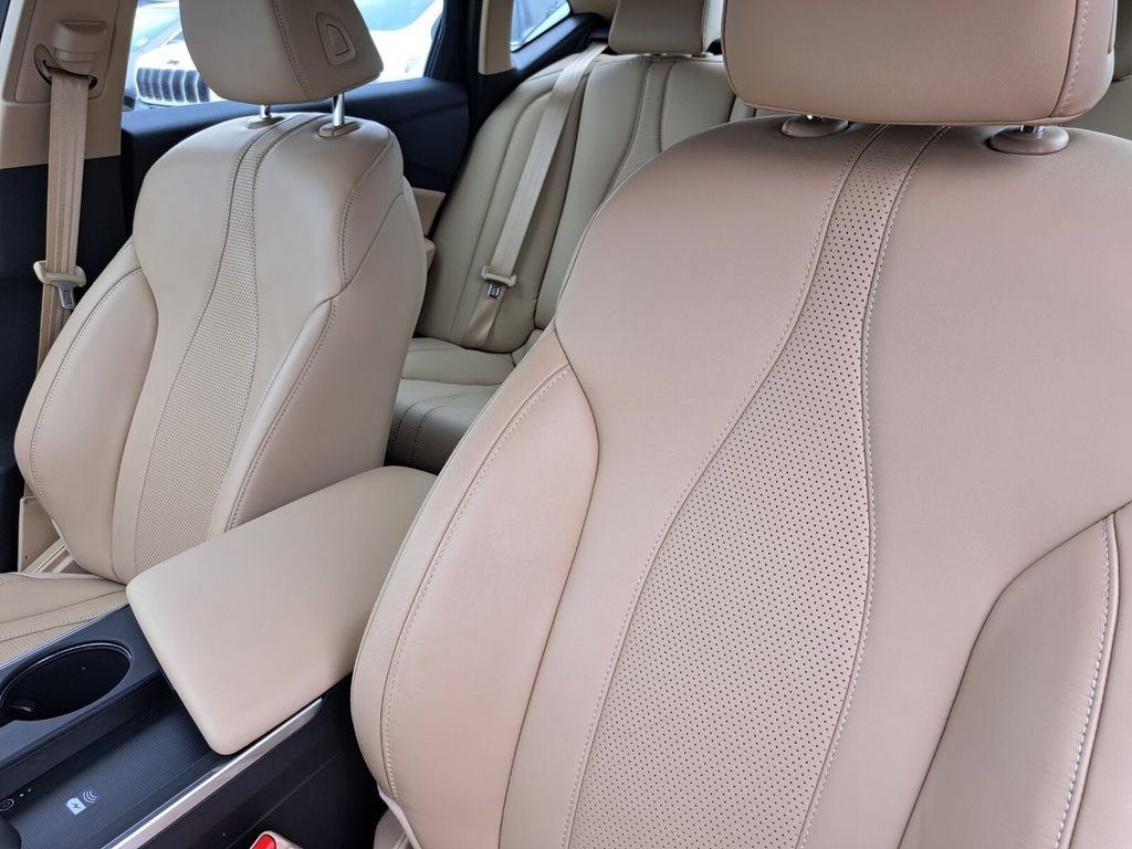 Certified 2025 Acura TLX w/ Technology Package image 21