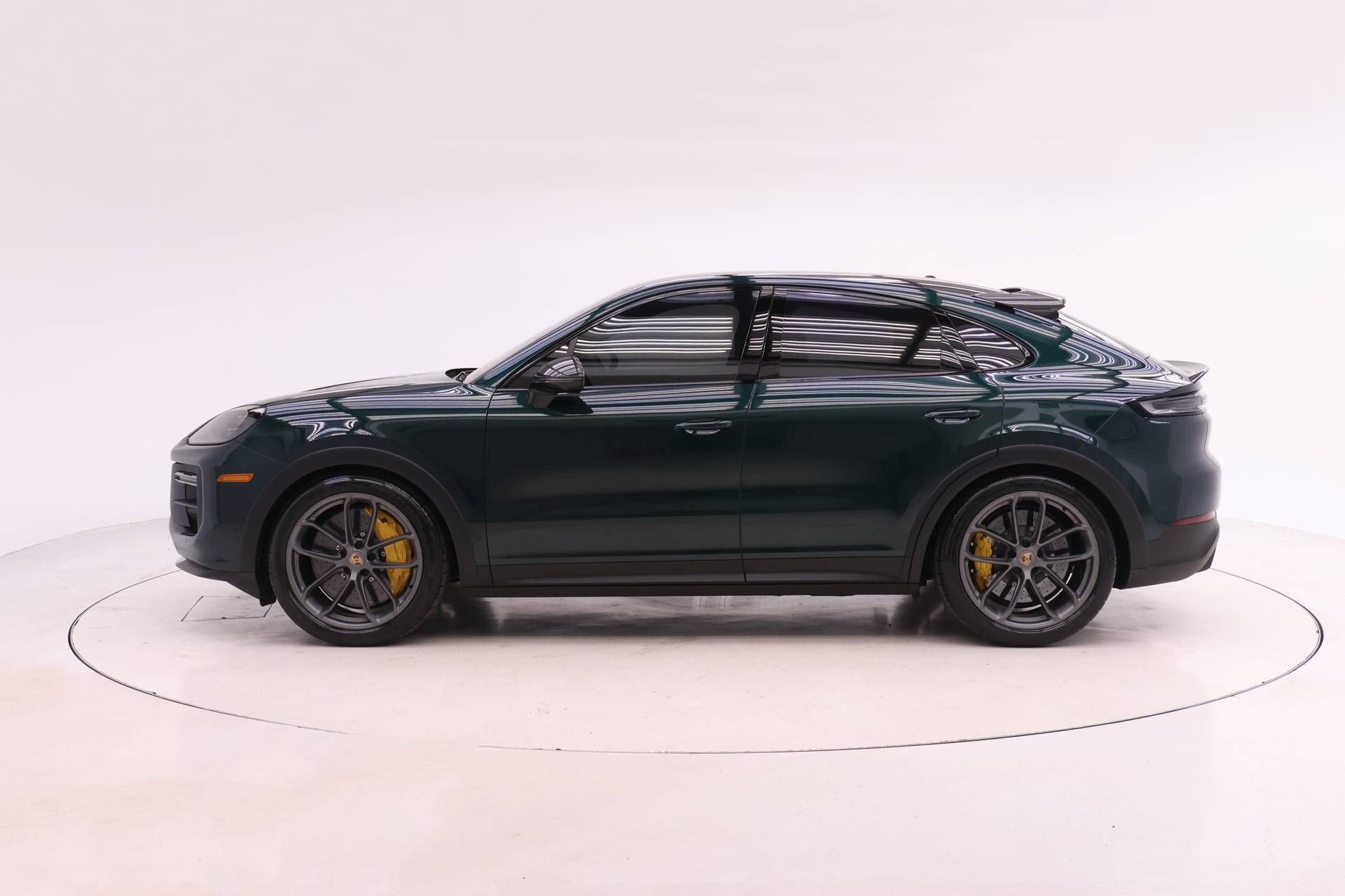 Certified 2025 Porsche Cayenne Turbo GT image 2