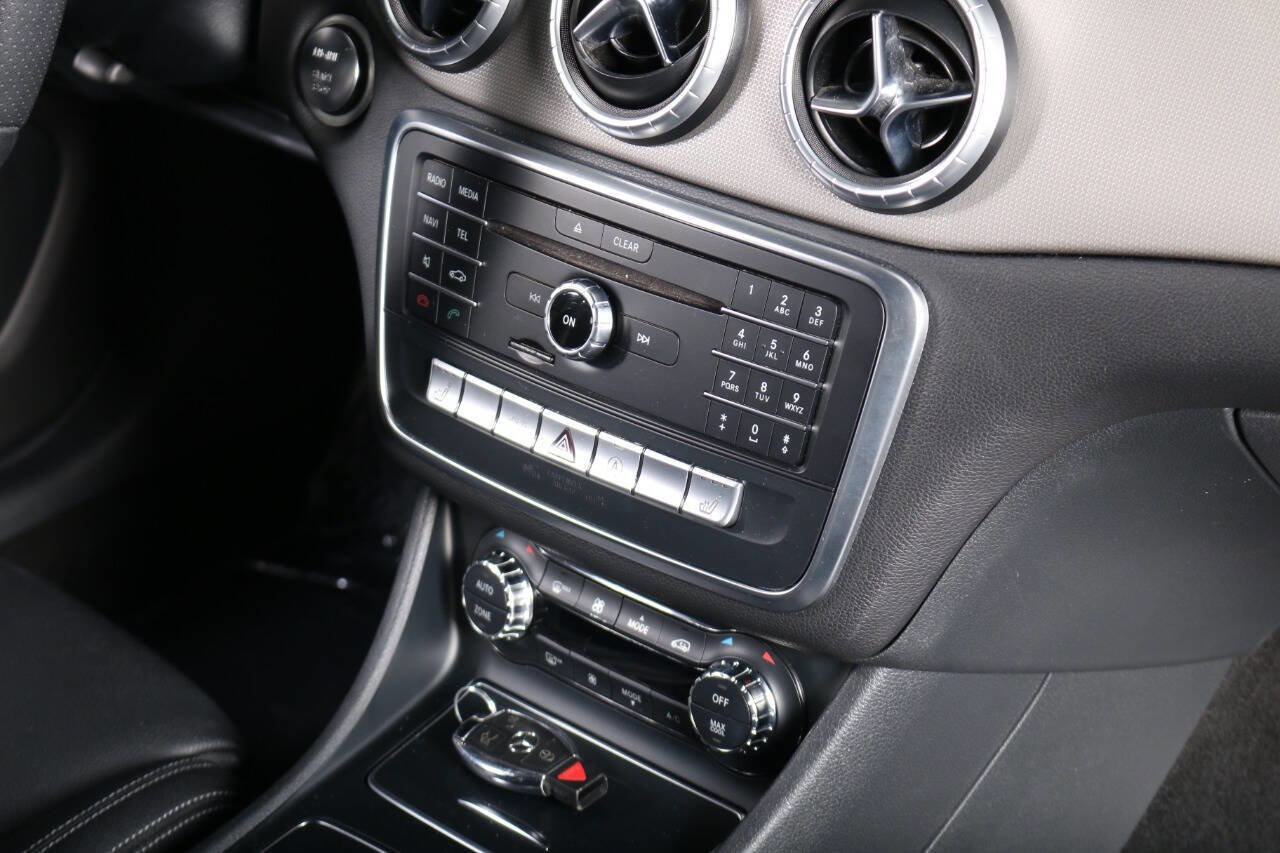 Used 2018 Mercedes-Benz CLA 250 4MATIC image 30