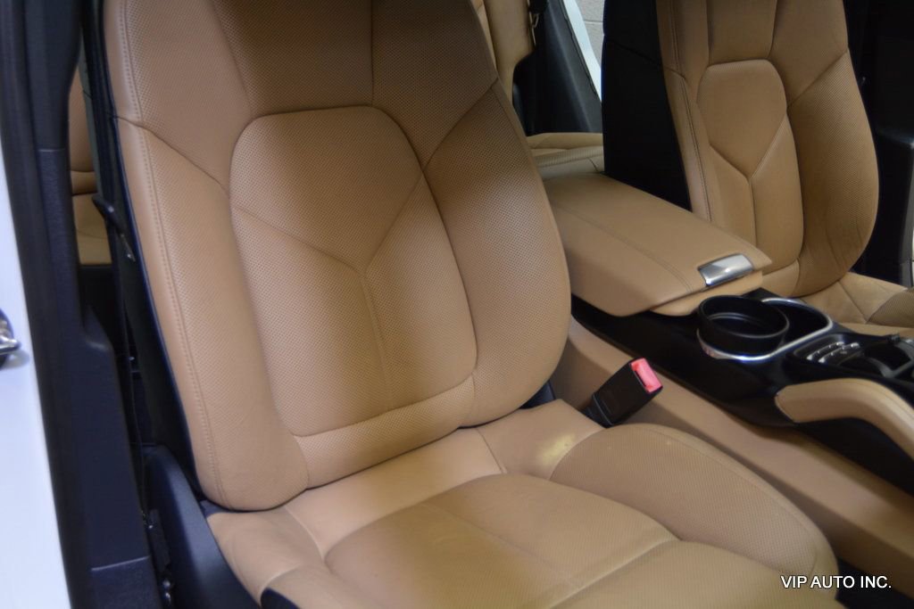 Used 2016 Porsche Cayenne image 16