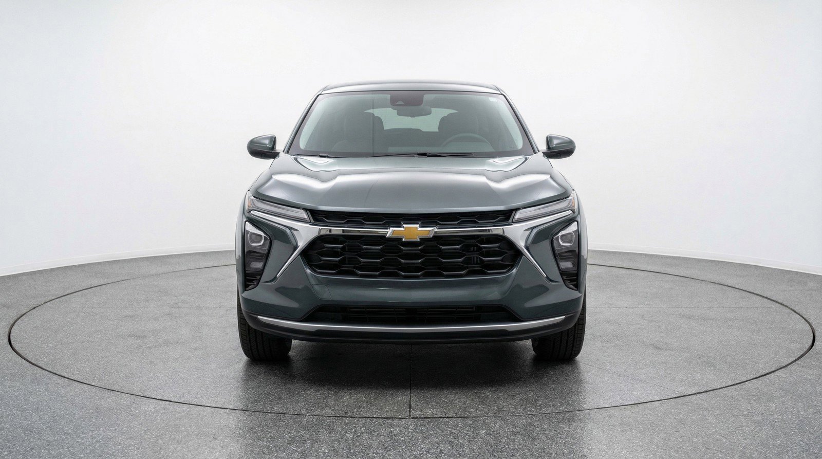 Used 2025 Chevrolet Trax LT image 2