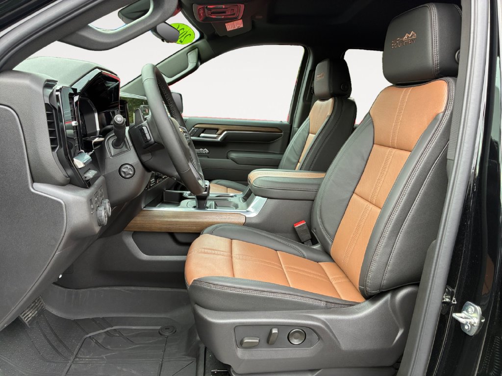 New 2026 Chevrolet Silverado 1500 High Country w/ Technology Package AWD/4WD image 9