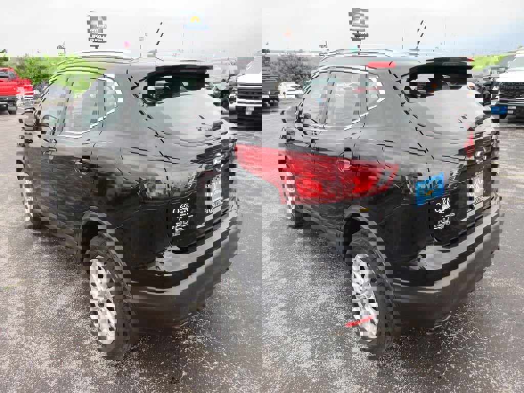 Used 2017 Nissan Rogue Sport SV AWD/4WD image 3