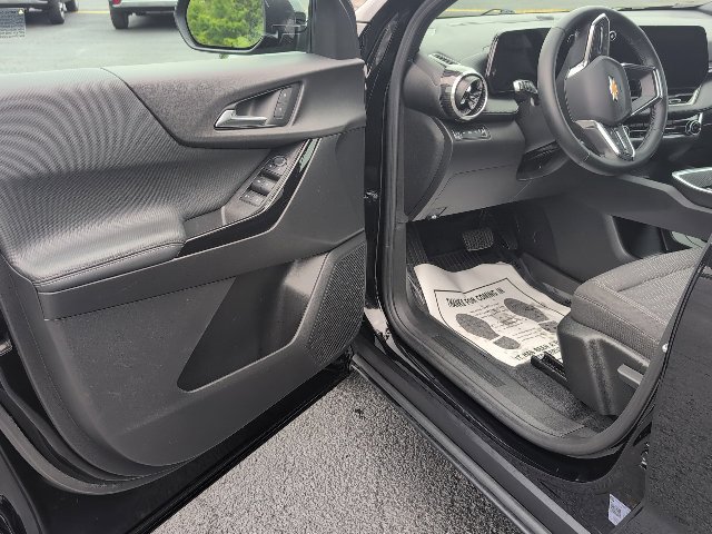 Used 2025 Chevrolet Equinox LT AWD/4WD image 12