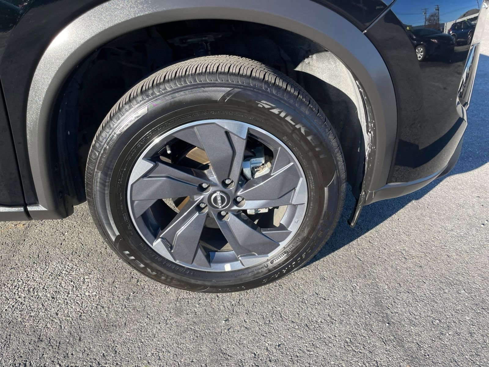 Used 2025 Nissan Rogue SV image 30