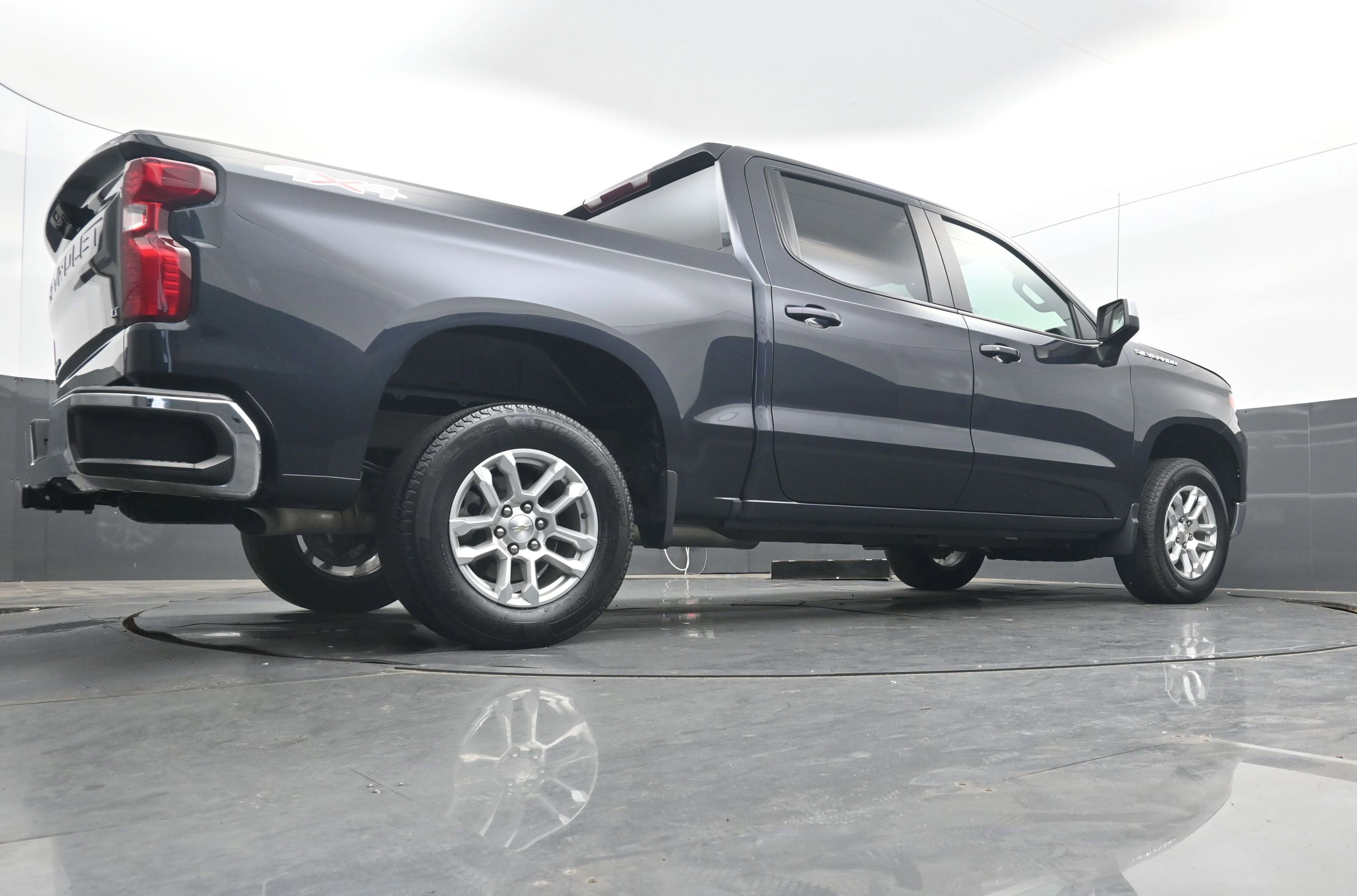 Used 2024 Chevrolet Silverado 1500 LT image 25