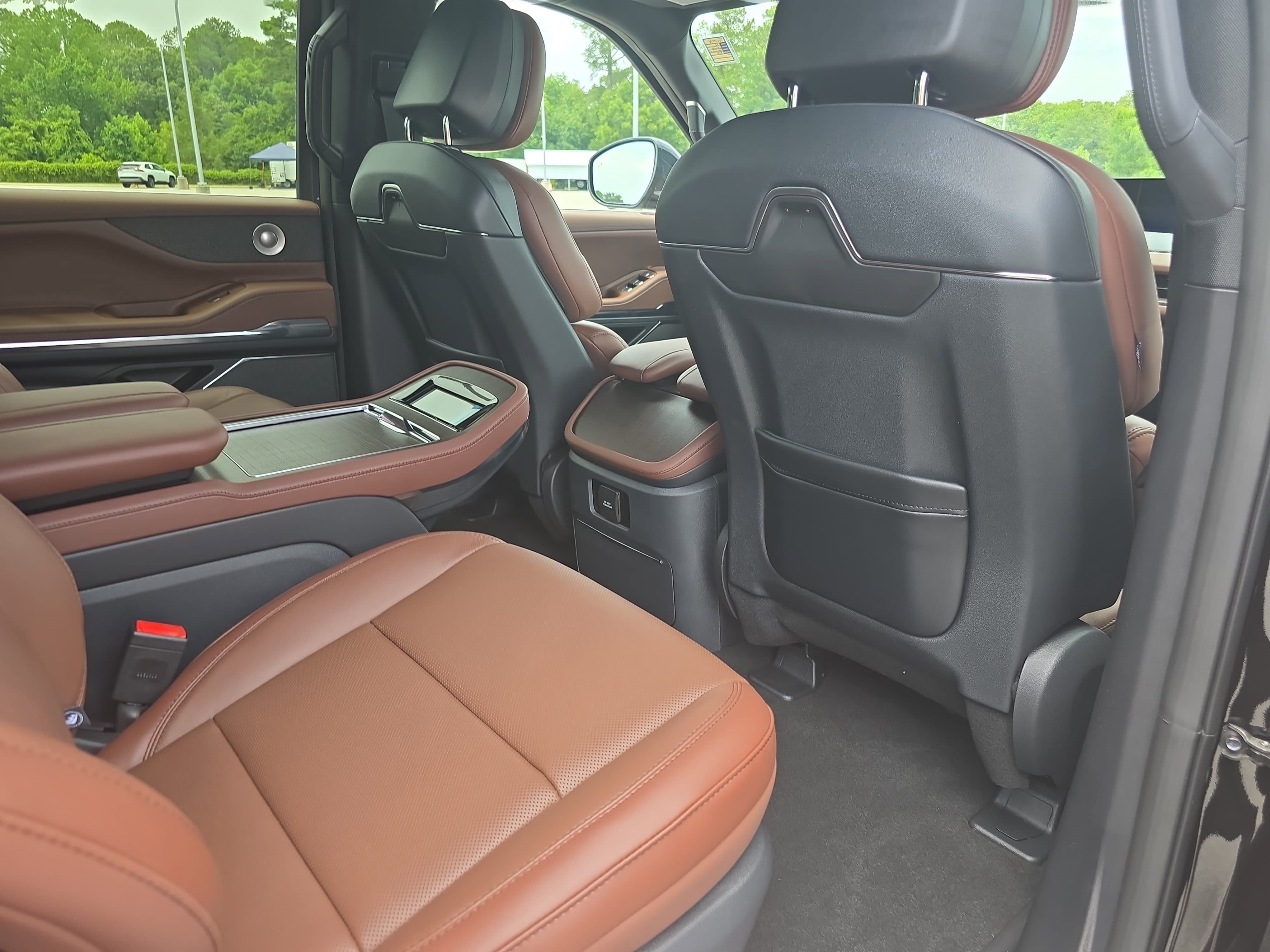 New 2026 Lincoln Navigator L Reserve AWD/4WD image 11