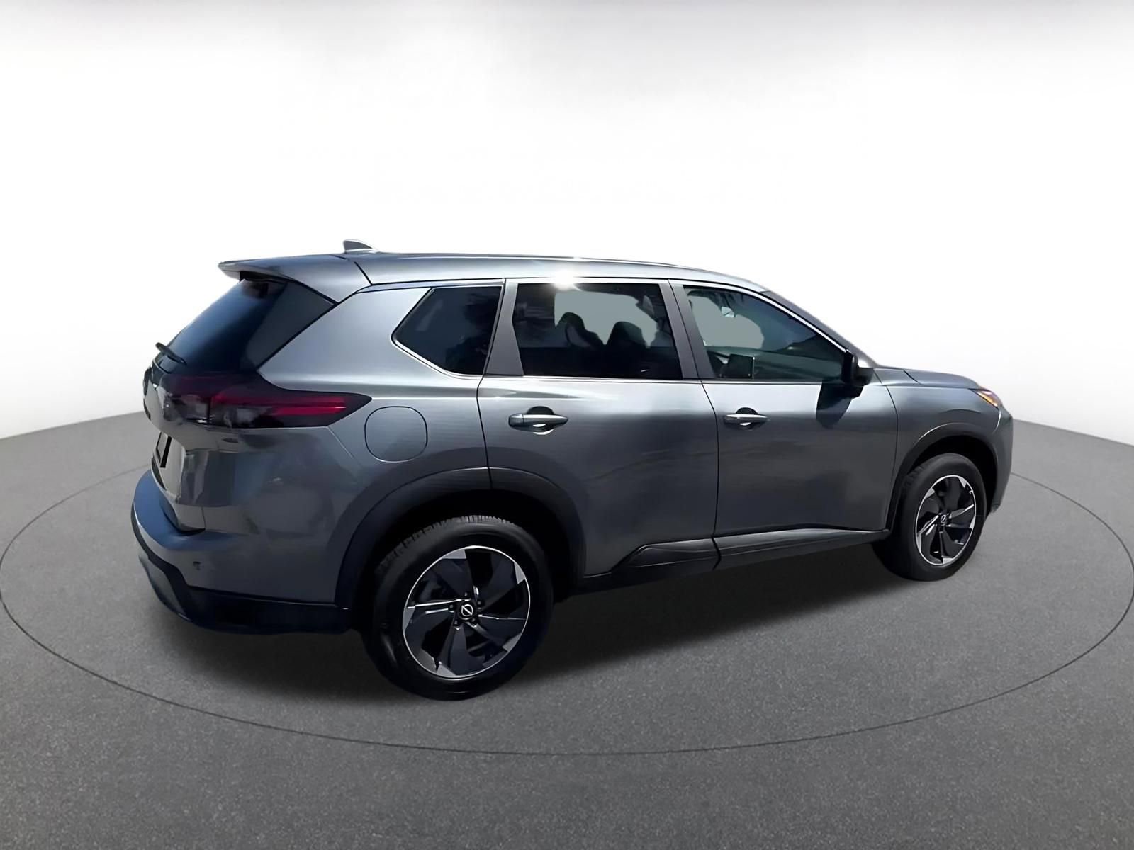 Used 2025 Nissan Rogue SV FWD image 15