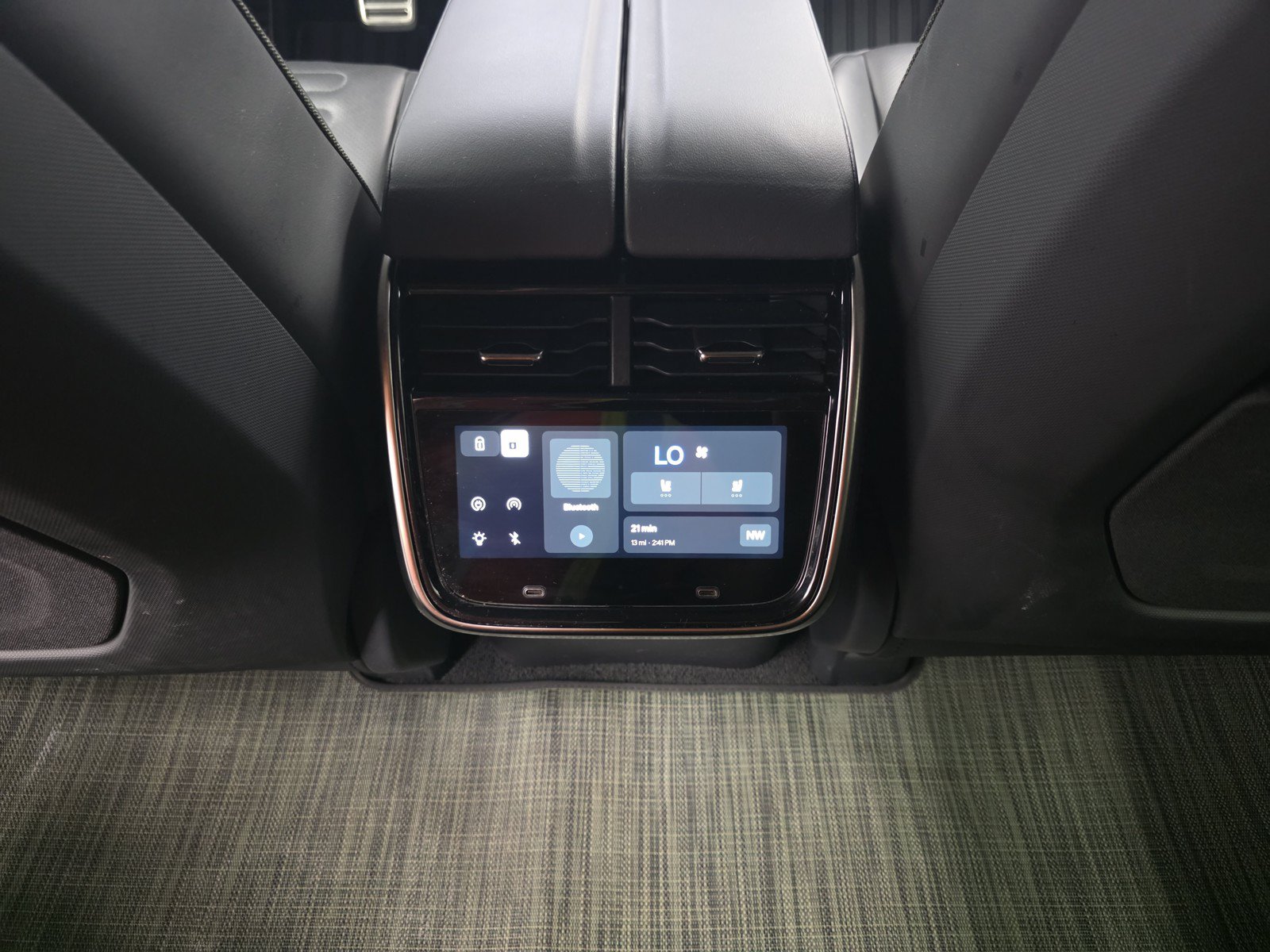 Used 2022 Rivian R1S Launch Edition AWD/4WD image 30