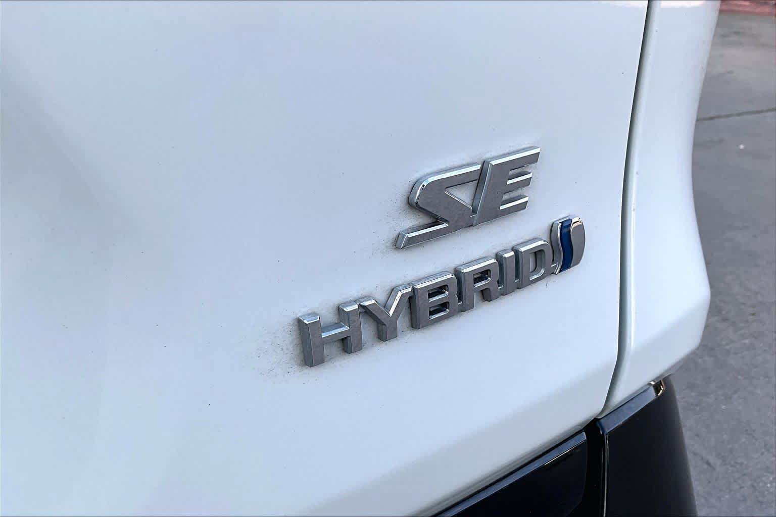 Used 2022 Toyota RAV4 SE AWD/4WD image 10