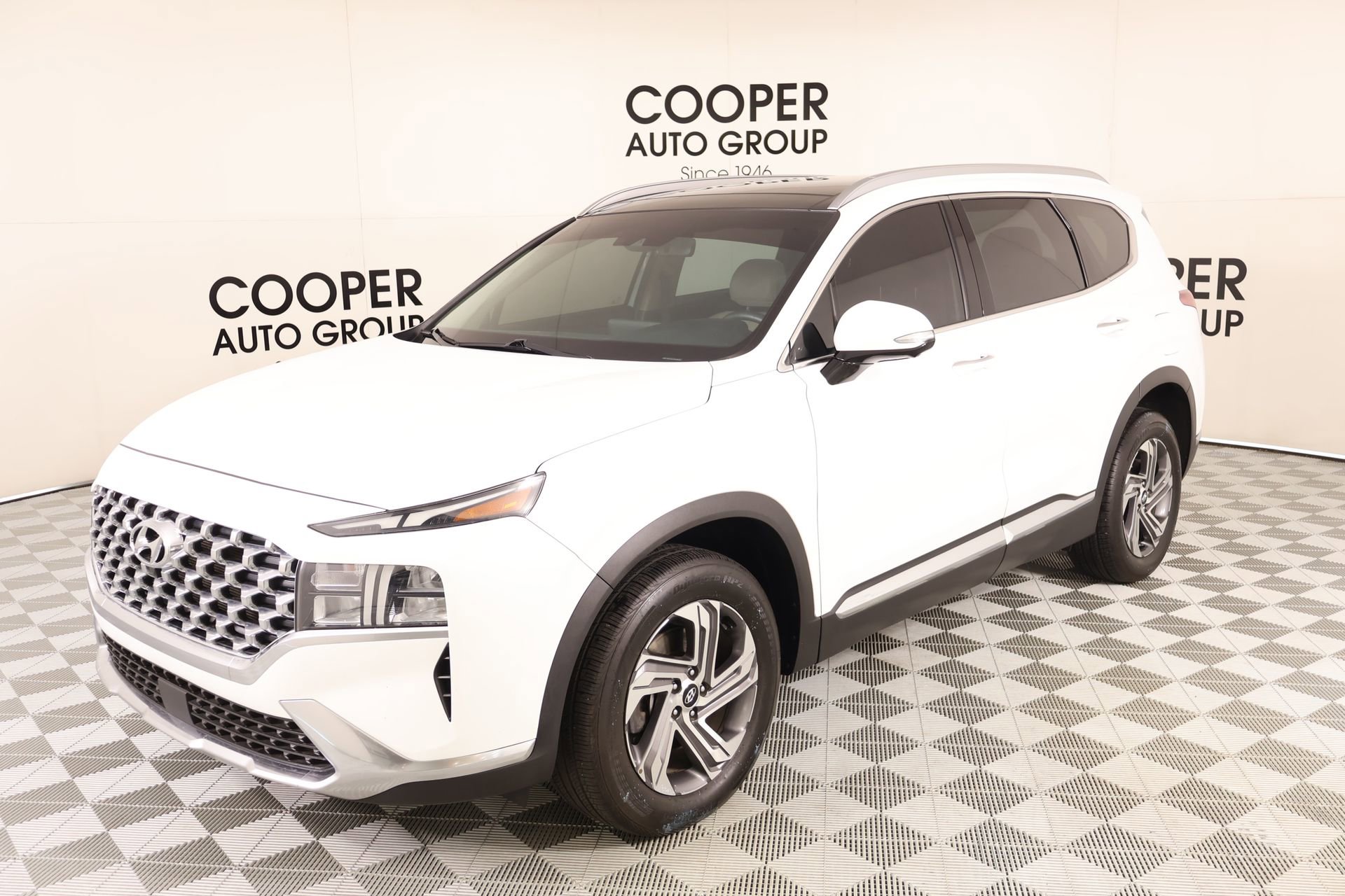 Used 2023 Hyundai Santa Fe SEL w/ Premium Package FWD image 11