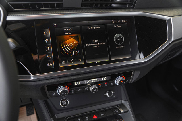 Certified 2025 Audi Q3 2.0T Premium w/ Convenience Package image 12