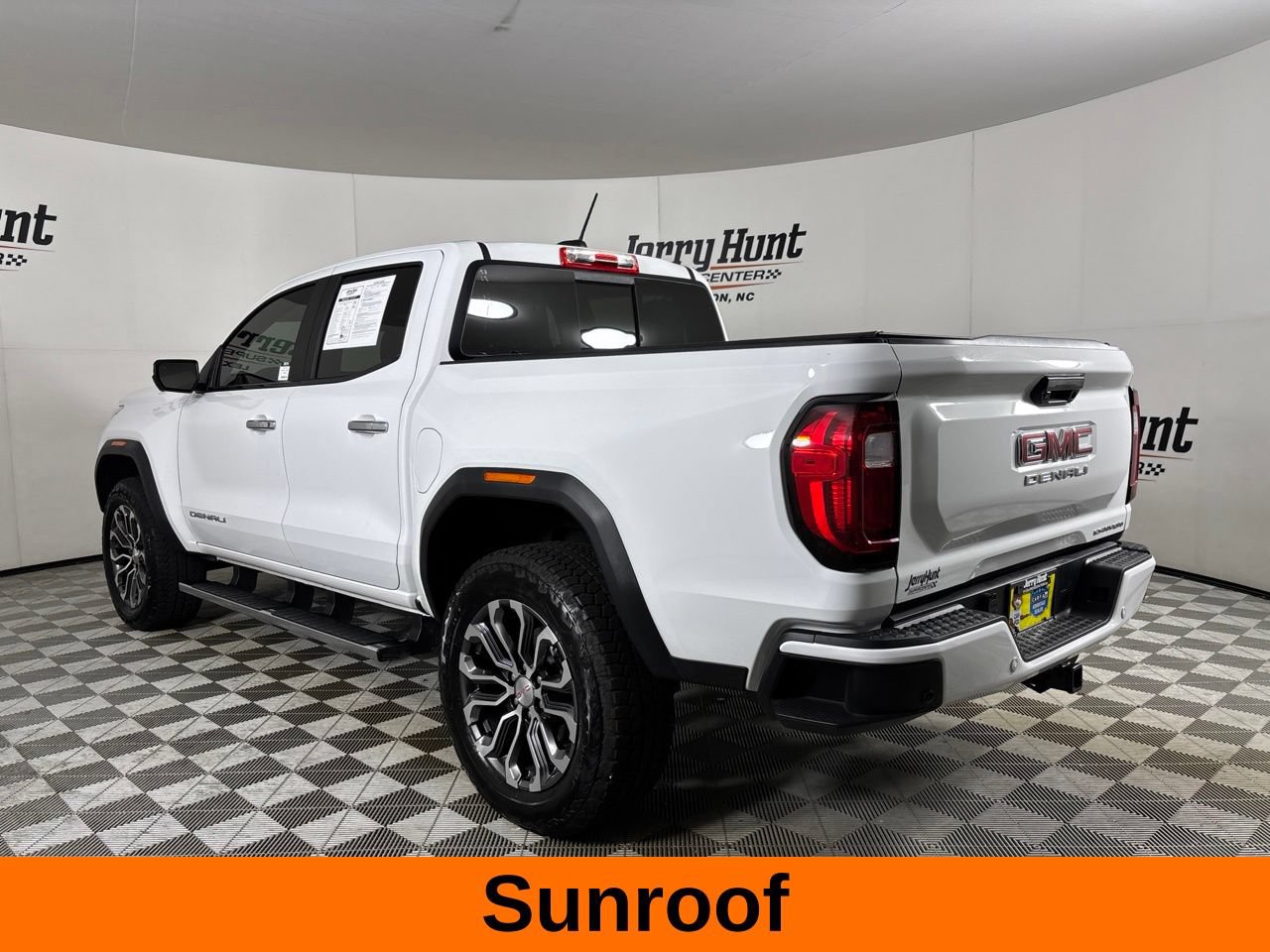 Used 2026 GMC Canyon Denali AWD/4WD image 9