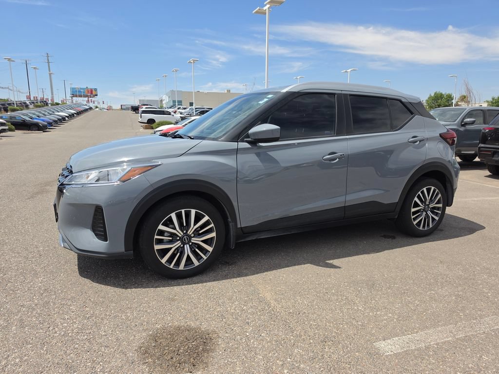 Used 2023 Nissan Kicks SV FWD image 1