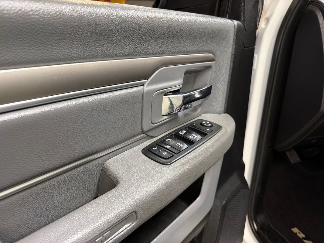 Used 2018 RAM 2500 SLT AWD/4WD image 30
