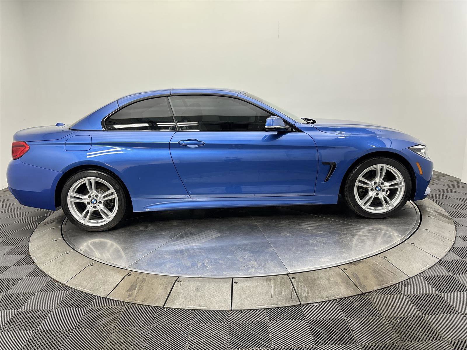 Used 2019 BMW 430i xDrive Convertible w/ M Sport Package AWD/4WD image 17