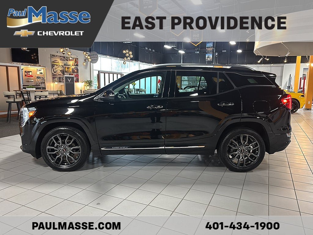 Certified 2023 GMC Terrain Denali w/ Black Diamond Edition AWD/4WD image 4