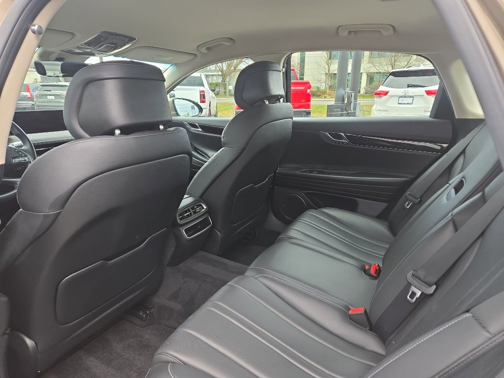 Used 2023 Genesis G80 2.5T image 14