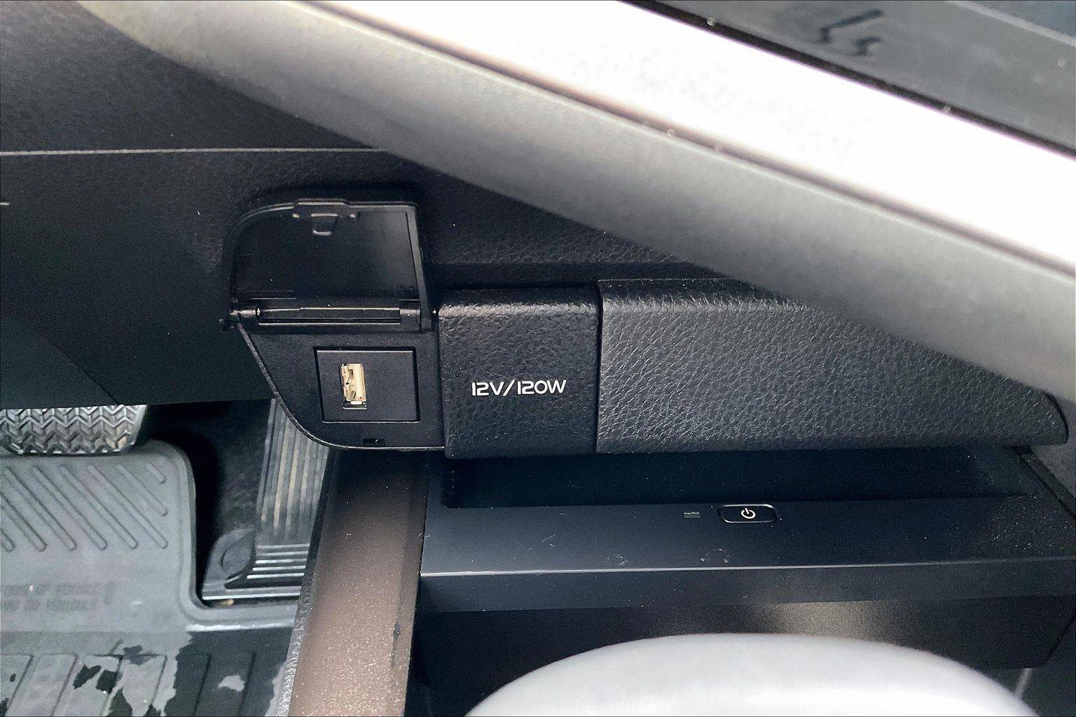 Used 2022 Toyota Camry XSE image 33