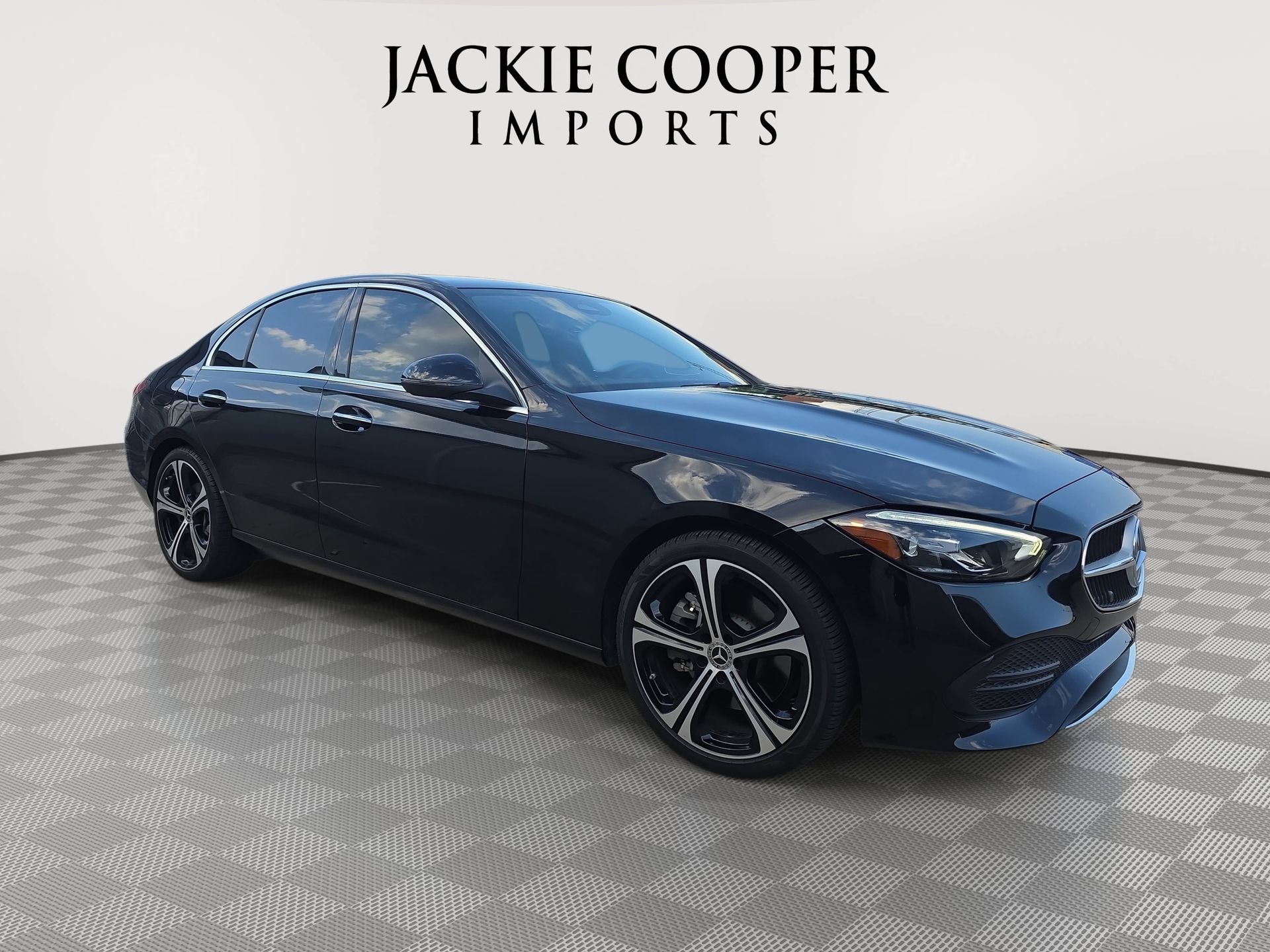 Used 2023 Mercedes-Benz C 300 Sedan image 3