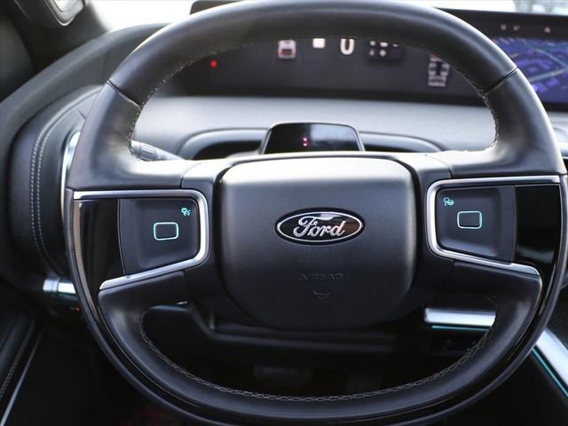 Used 2025 Ford Expedition Max Platinum w/ Stealth Appearance Package image 25