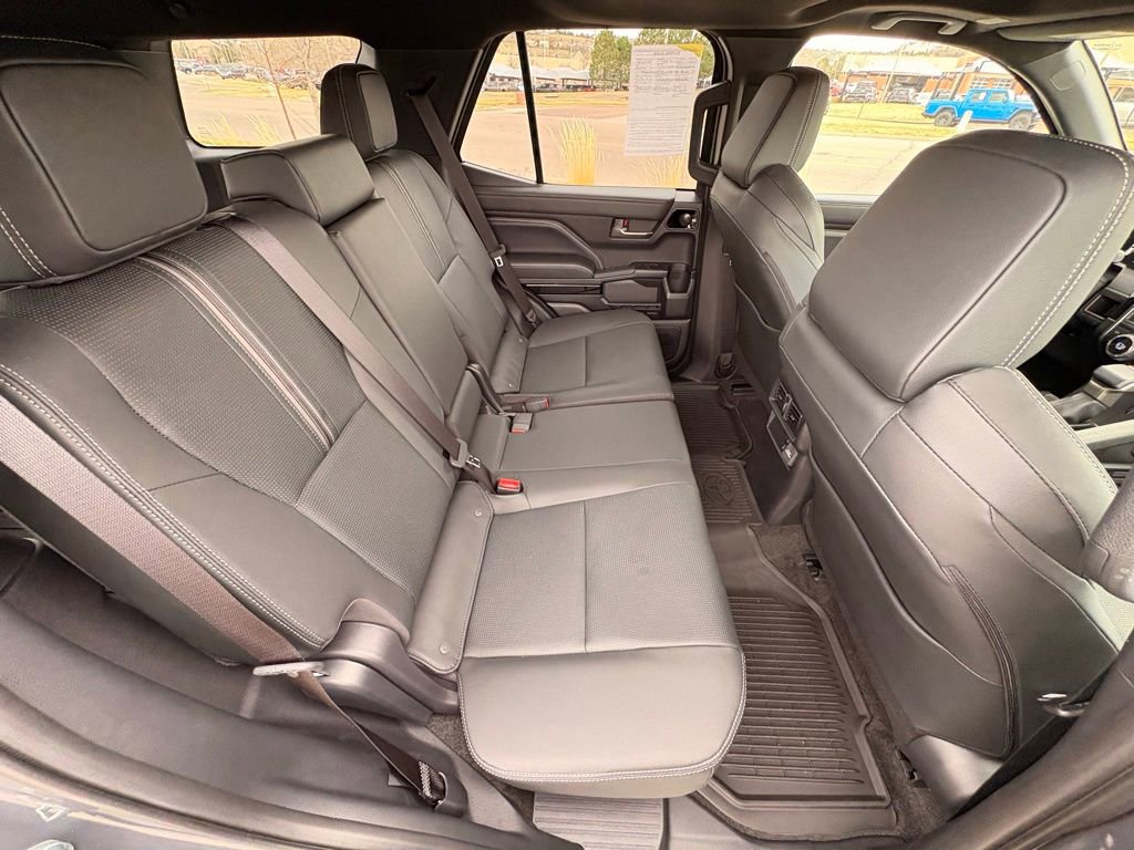 Used 2025 Toyota 4Runner Limited image 31