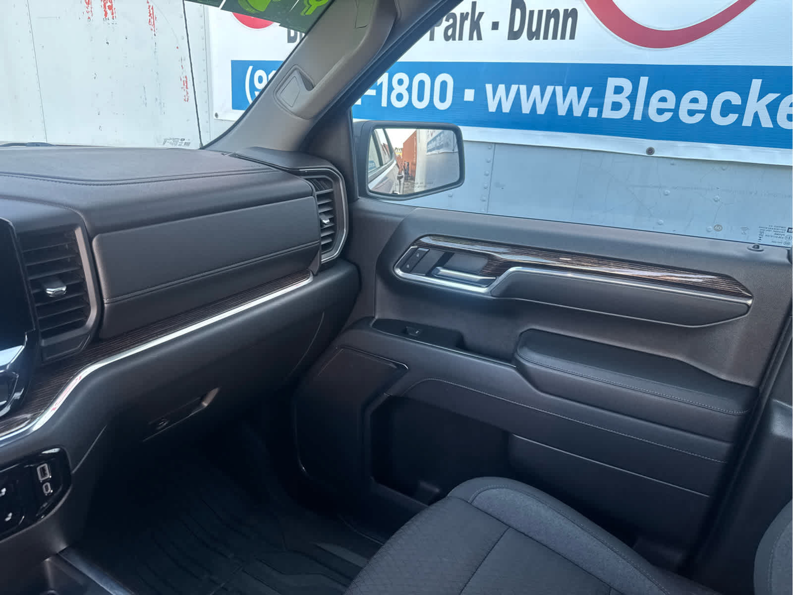 Used 2023 GMC Sierra 1500 Elevation AWD/4WD image 36