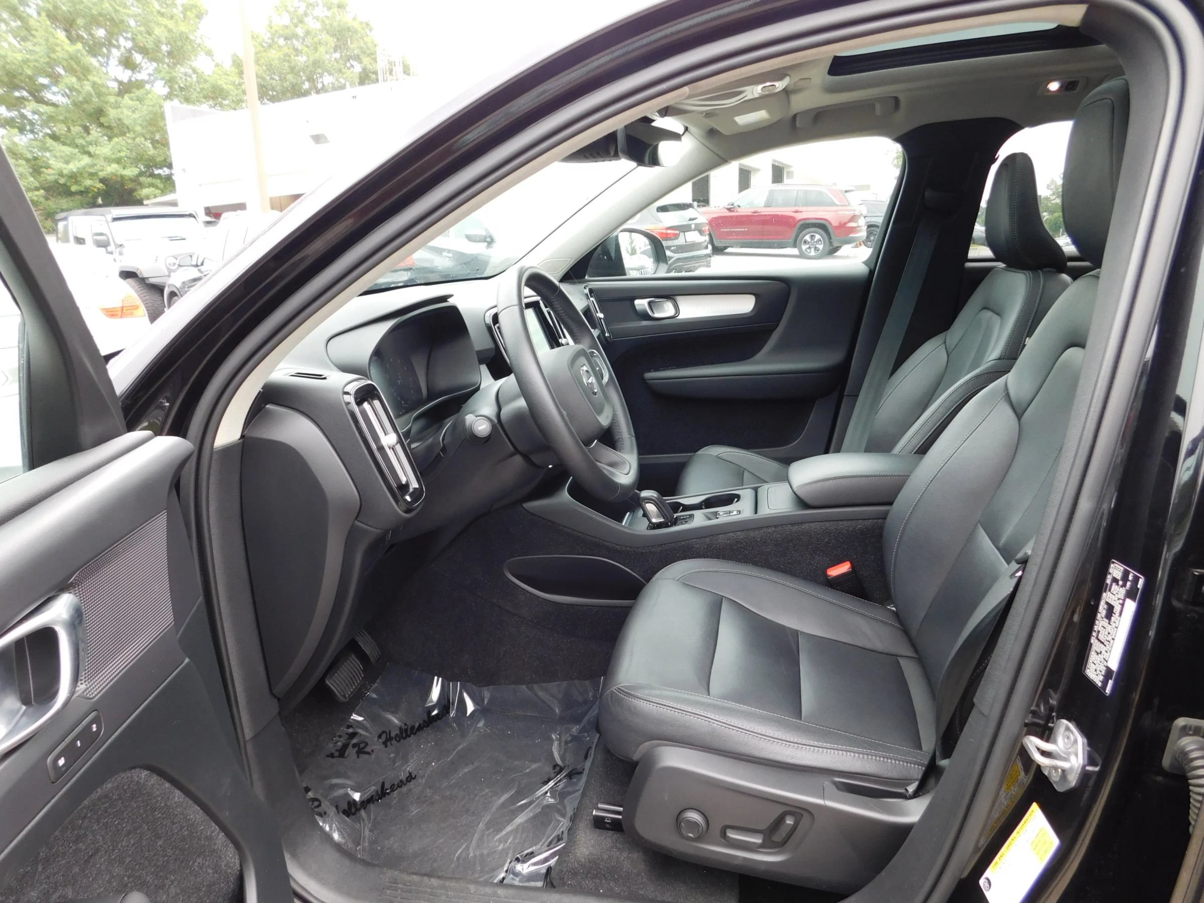 Used 2019 Volvo XC40 T5 Momentum AWD/4WD image 18