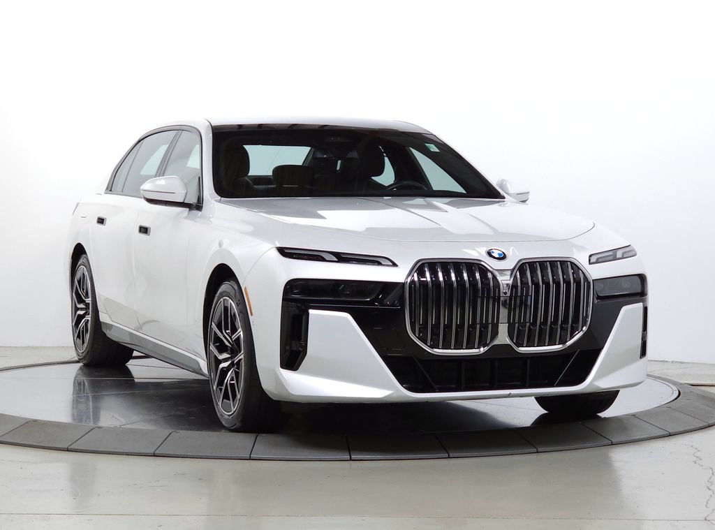 Used 2024 BMW 760i xDrive w/ Premium Package 2