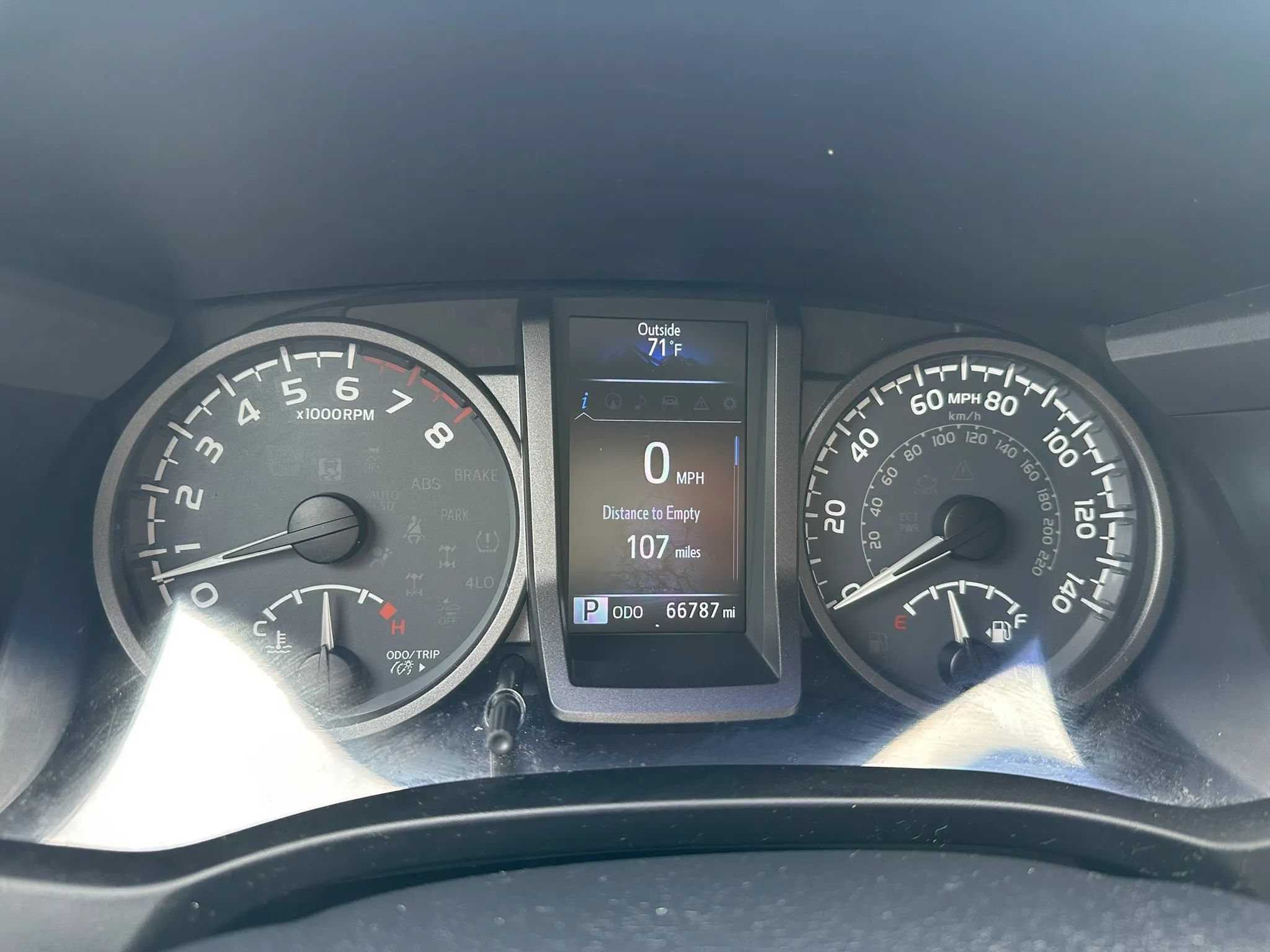 Used 2018 Toyota Tacoma TRD Sport AWD/4WD image 26
