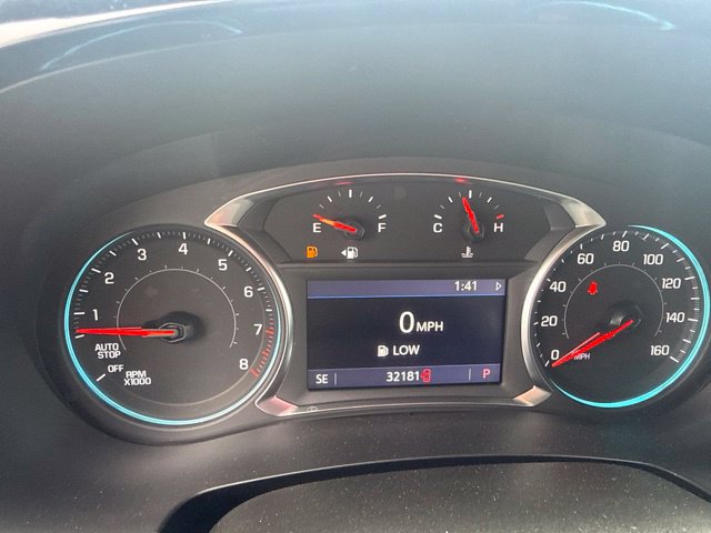 Used 2022 Chevrolet Traverse LT FWD image 16